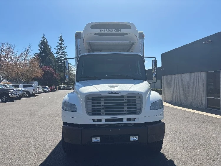 2016 Freightliner M2 106 - image 2