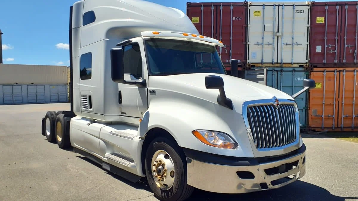 2020 International LT in Springfield, MA — photo 3