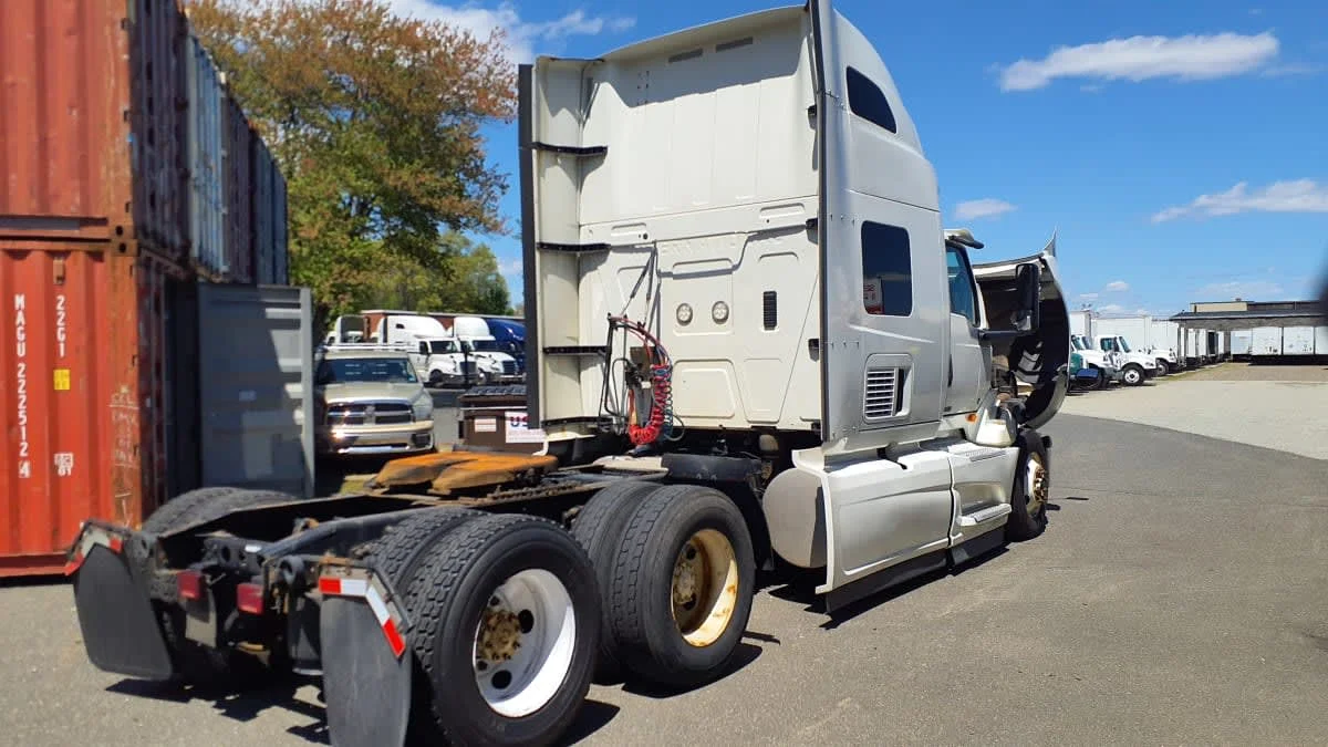 2020 International LT in Springfield, MA — photo 4