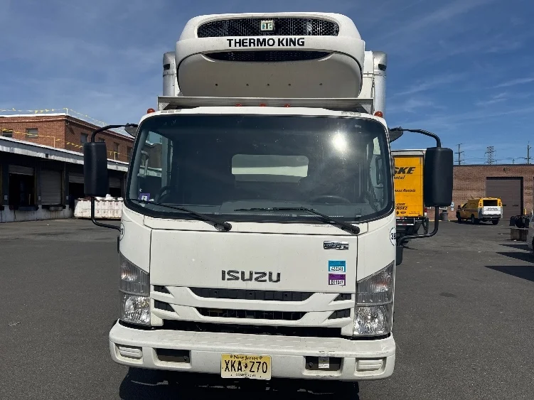 2021 Isuzu NRR - image 2