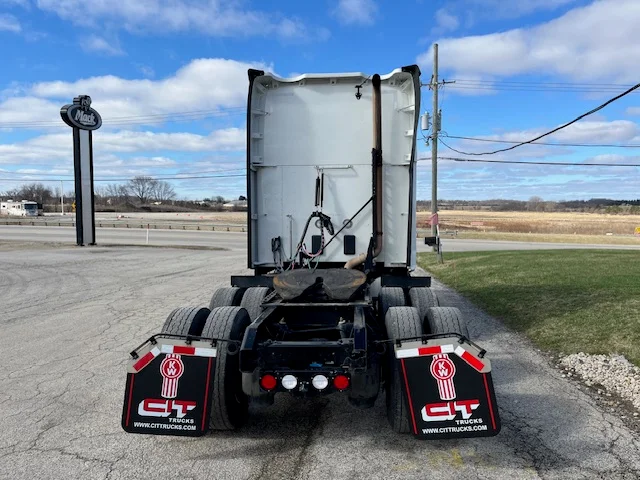 2022 Kenworth T680 - image 5