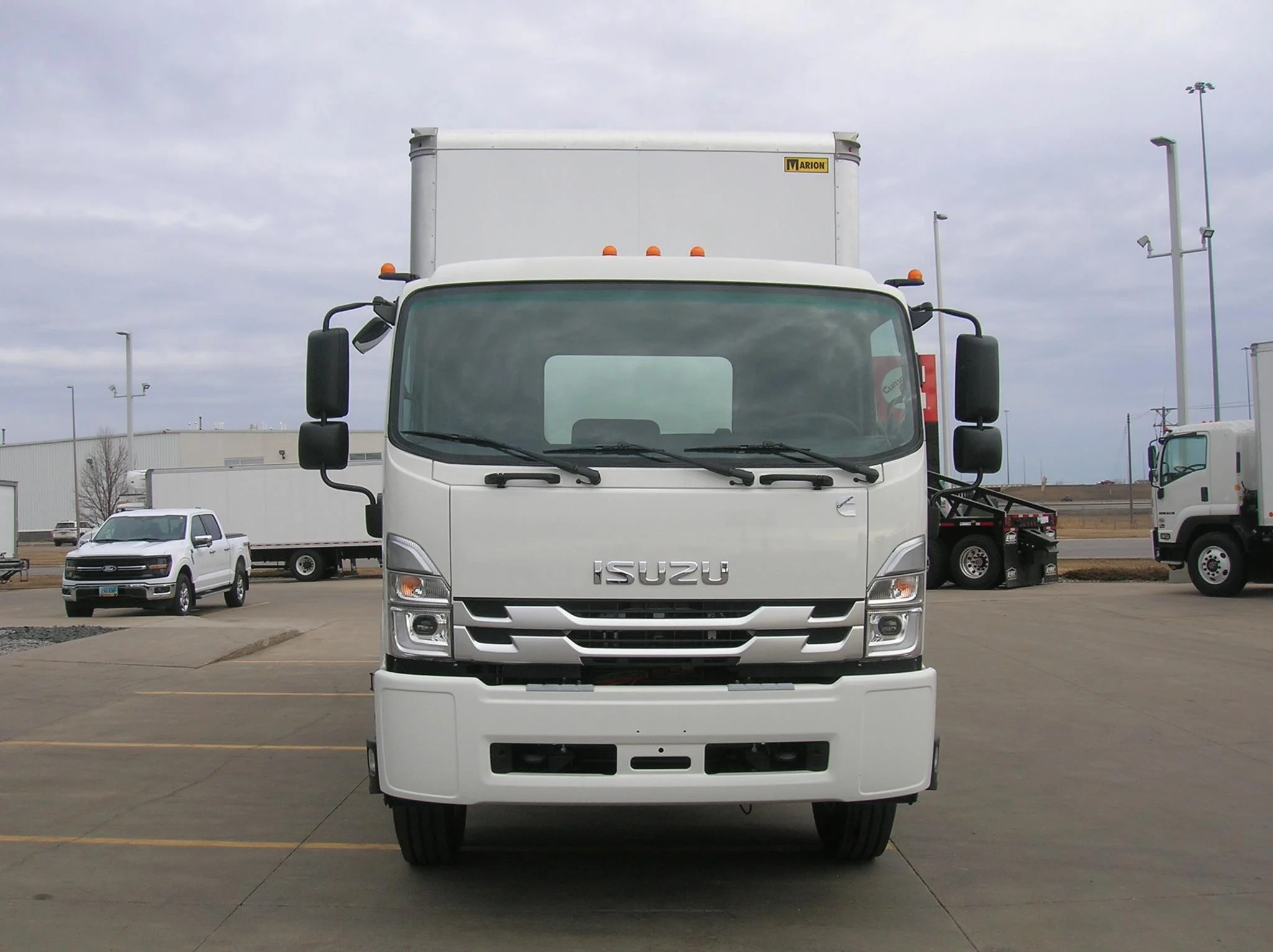 2025 Isuzu FTR — photo 2