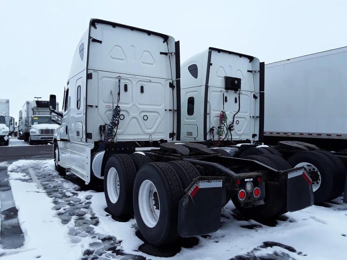 2022 Freightliner Cascadia - image 6