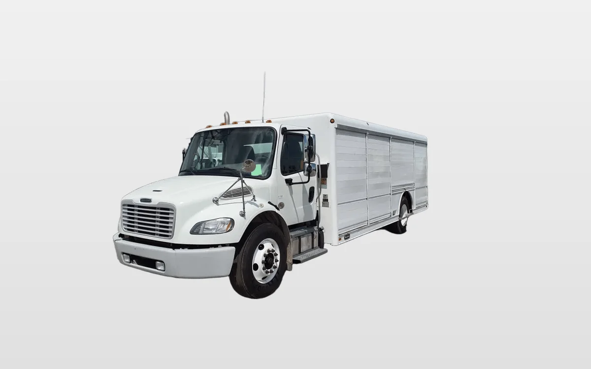 2018 Freightliner M2 106 - image 1
