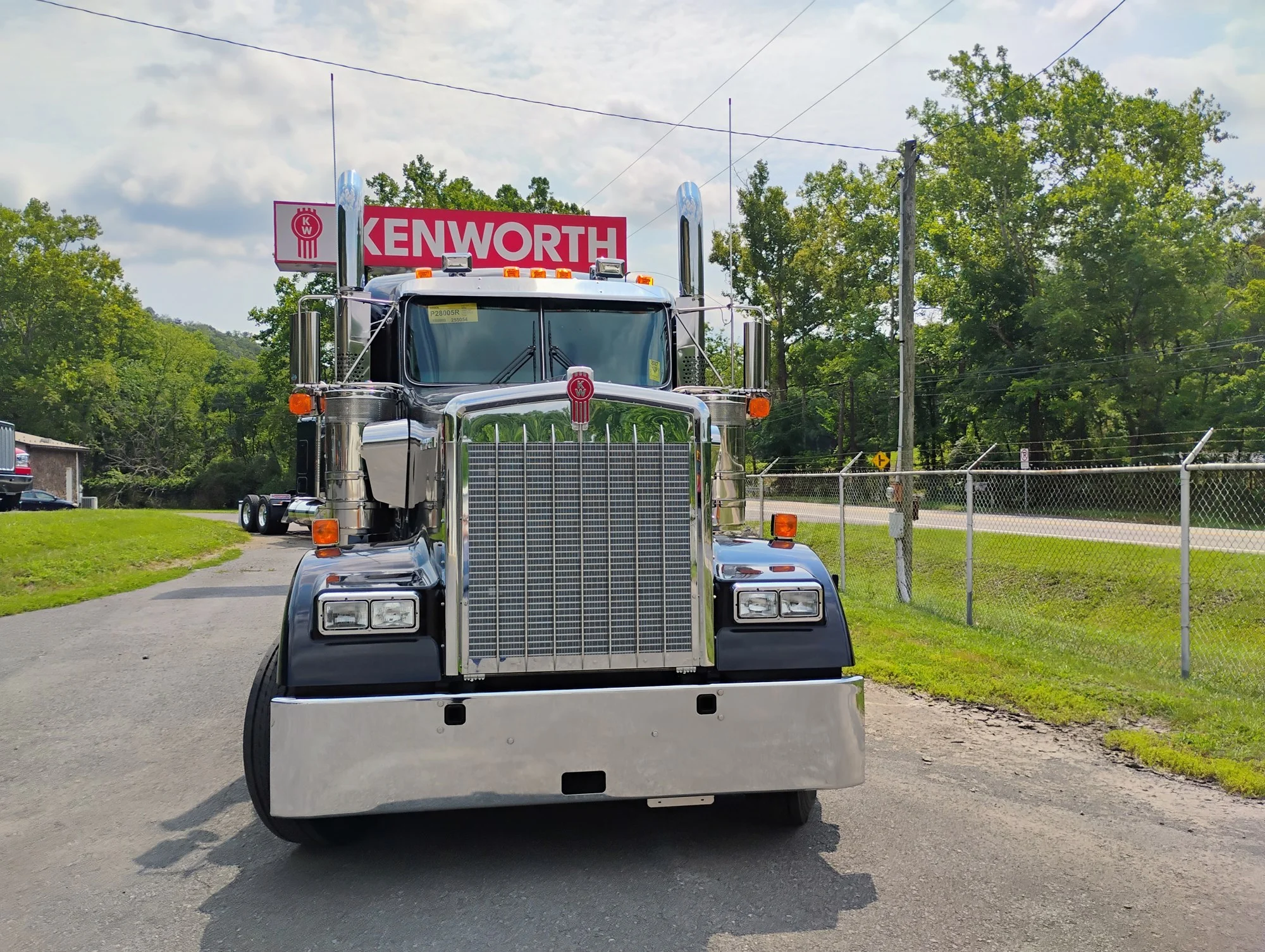 2027 Kenworth W900 in Lynchburg, VA — photo 2