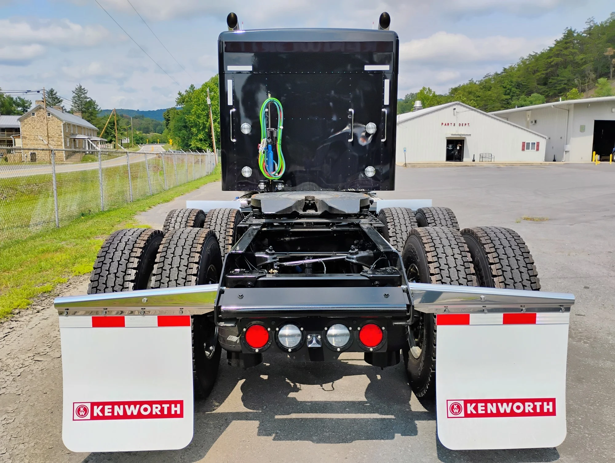 2027 Kenworth W900 in Lynchburg, VA — photo 4