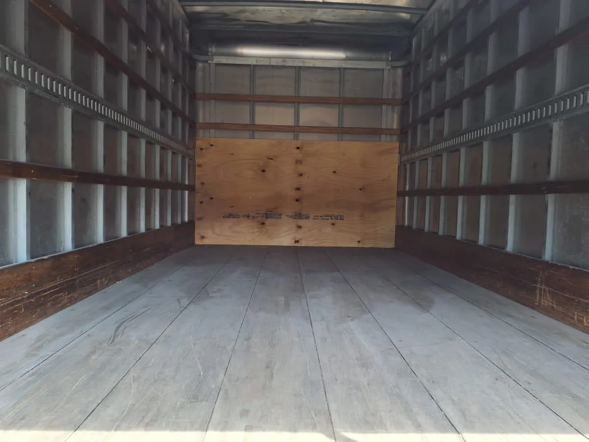 2018 Isuzu NPR - image 8