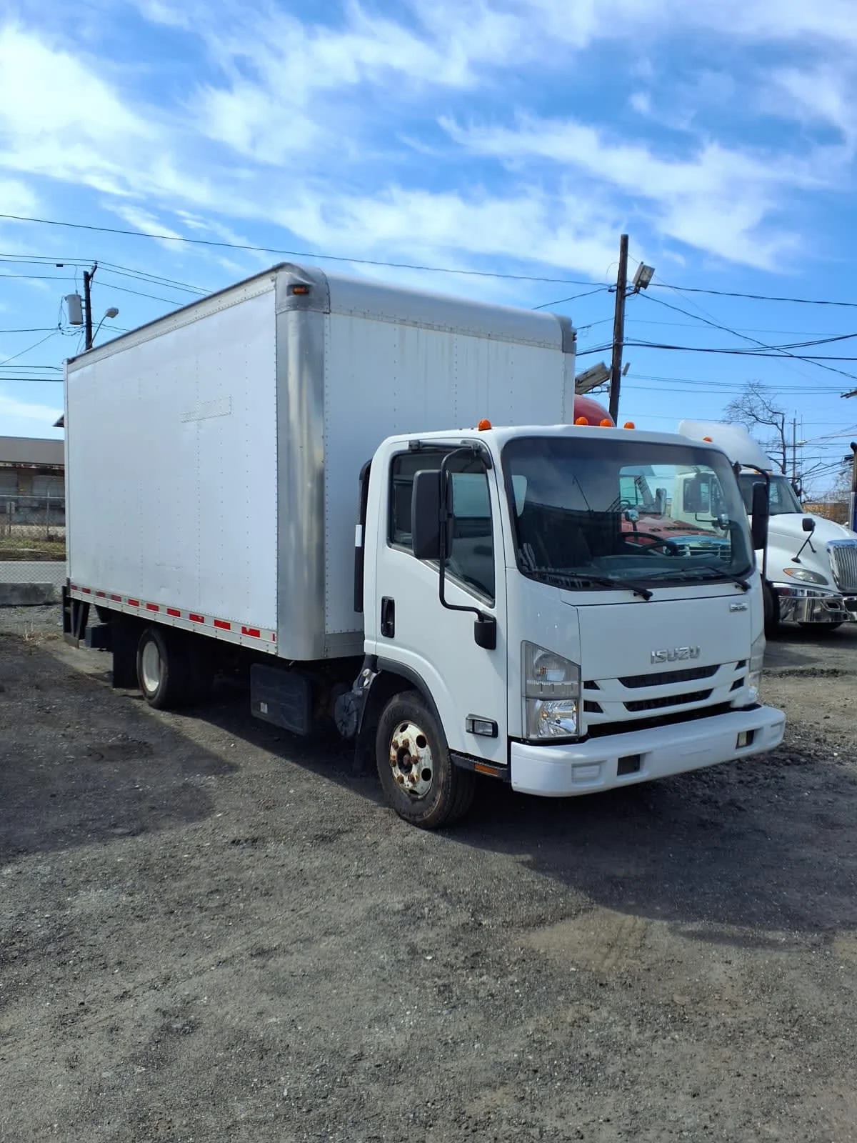 2018 Isuzu NPR - image 3