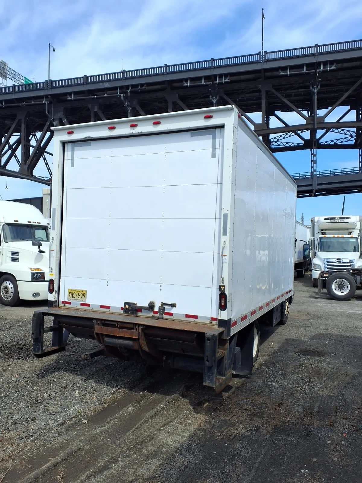 2018 Isuzu NPR - image 4