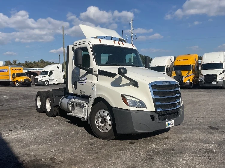 2020 Freightliner Cascadia in Ocala, FL