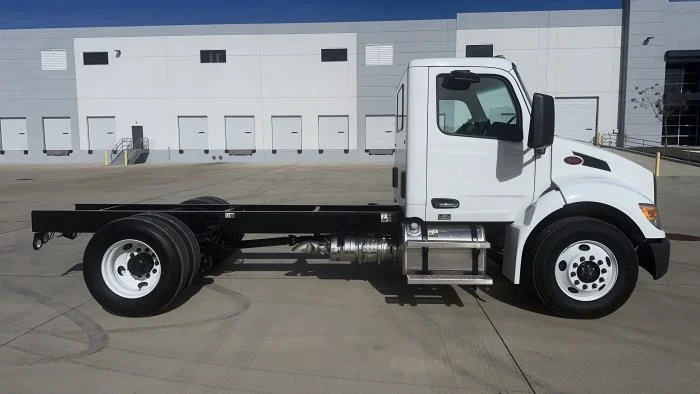 2025 Peterbilt 536 — photo 10
