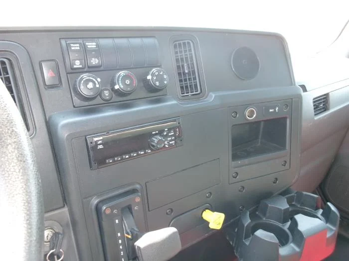 2021 International MV - image 8