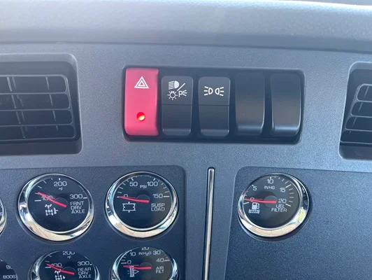 2027 Kenworth T880 in Topeka, KS — photo 35