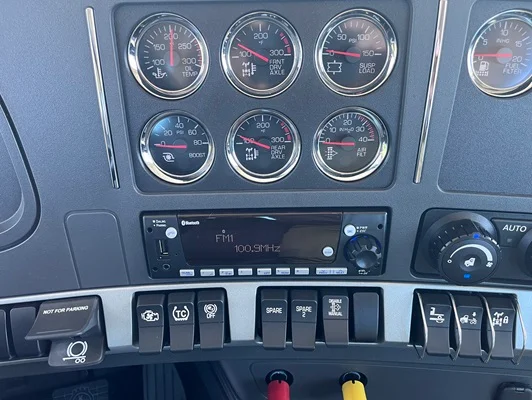 2027 Kenworth T880 in Topeka, KS — photo 34