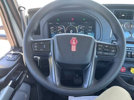 2027 Kenworth T880 in Topeka, KS — photo 38