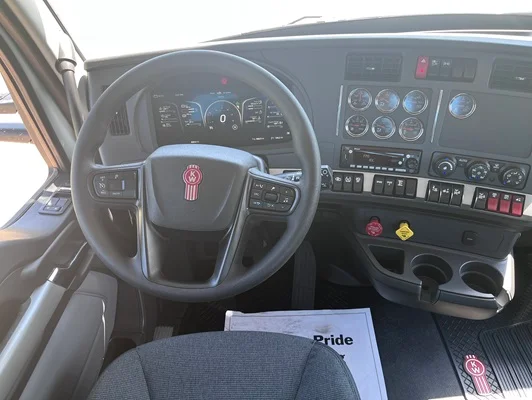 2027 Kenworth T880 in Topeka, KS — photo 31