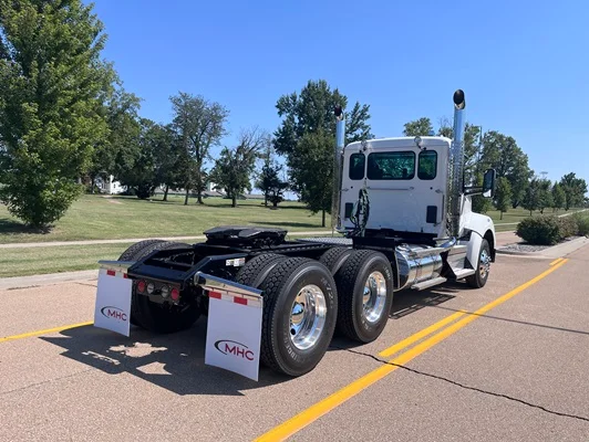 2027 Kenworth T880 in Topeka, KS — photo 15