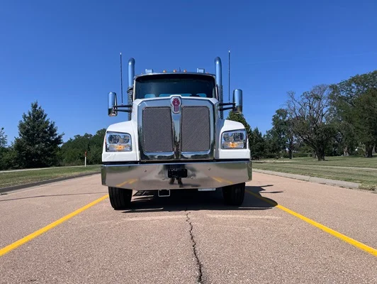 2027 Kenworth T880 in Topeka, KS — photo 10