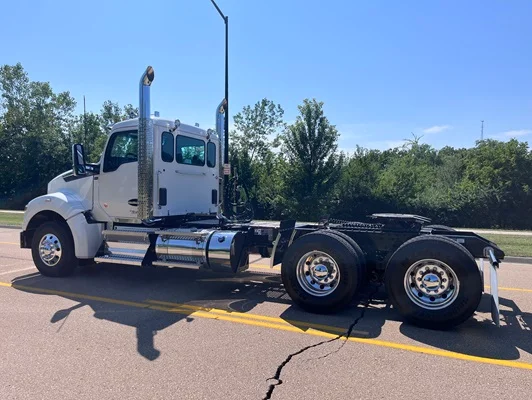 2027 Kenworth T880 in Topeka, KS — photo 20