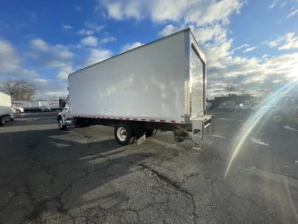 2018 International 4300 in Kearny, NJ — photo 6