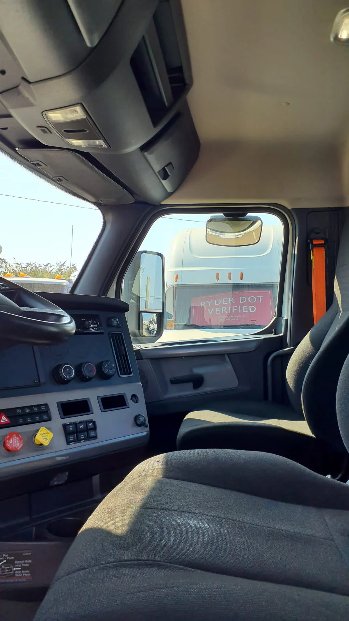 2020 Freightliner Cascadia in Tacoma, WA — photo 7