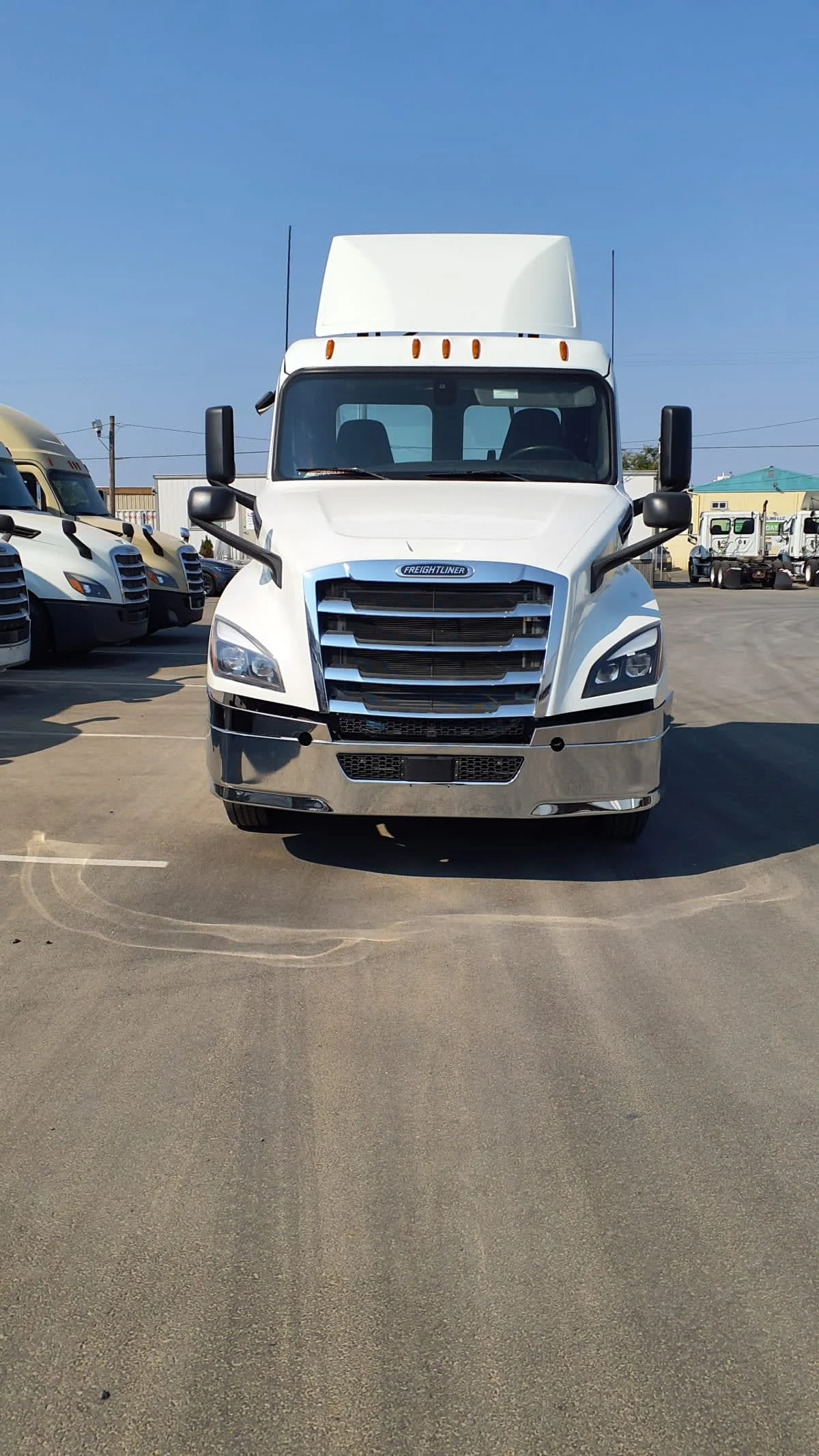 2020 Freightliner Cascadia in Tacoma, WA — photo 2