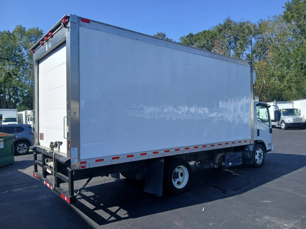 2019 Isuzu NRR in Jacksonville, FL — photo 4