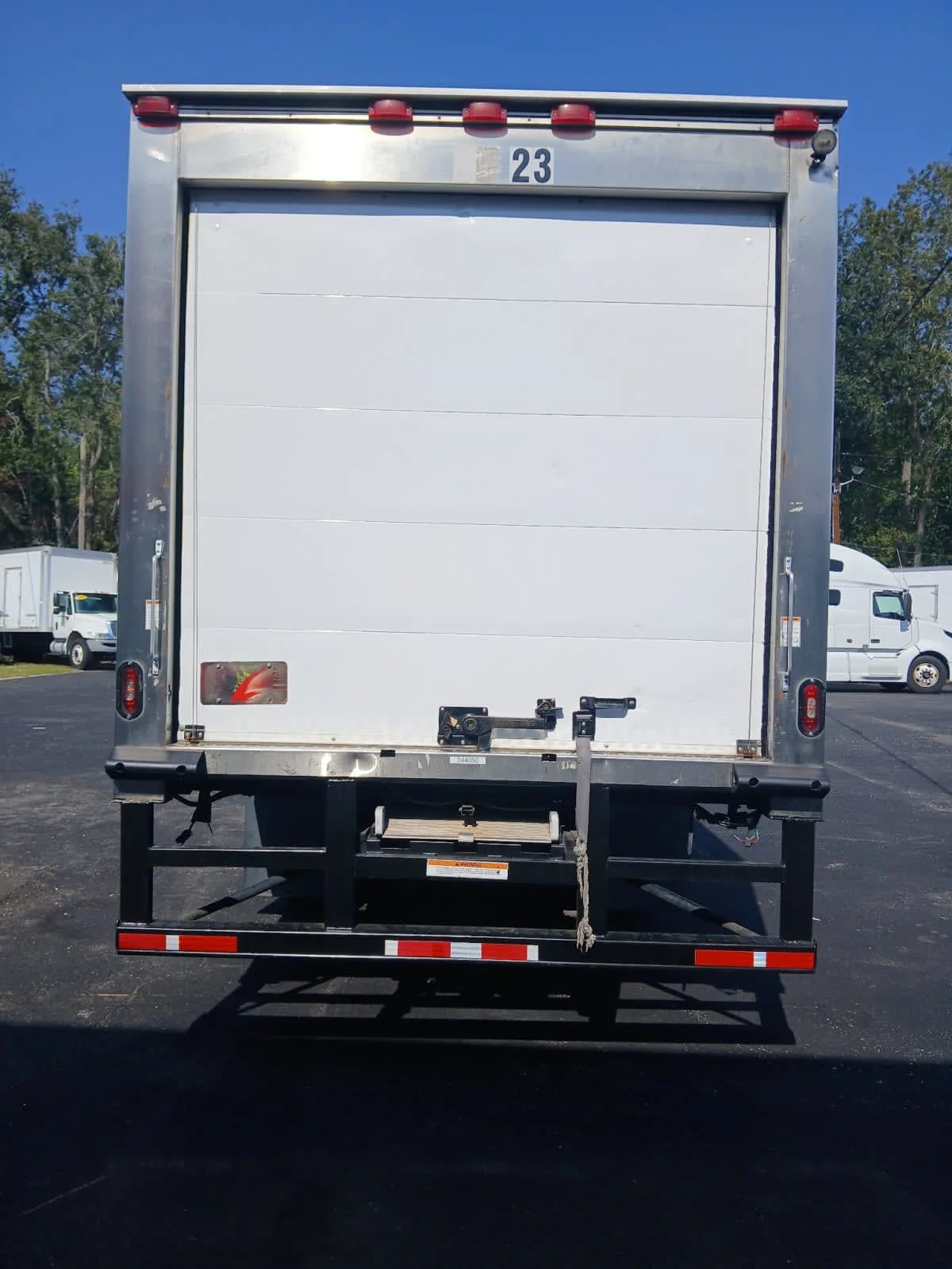 2019 Isuzu NRR in Jacksonville, FL — photo 5