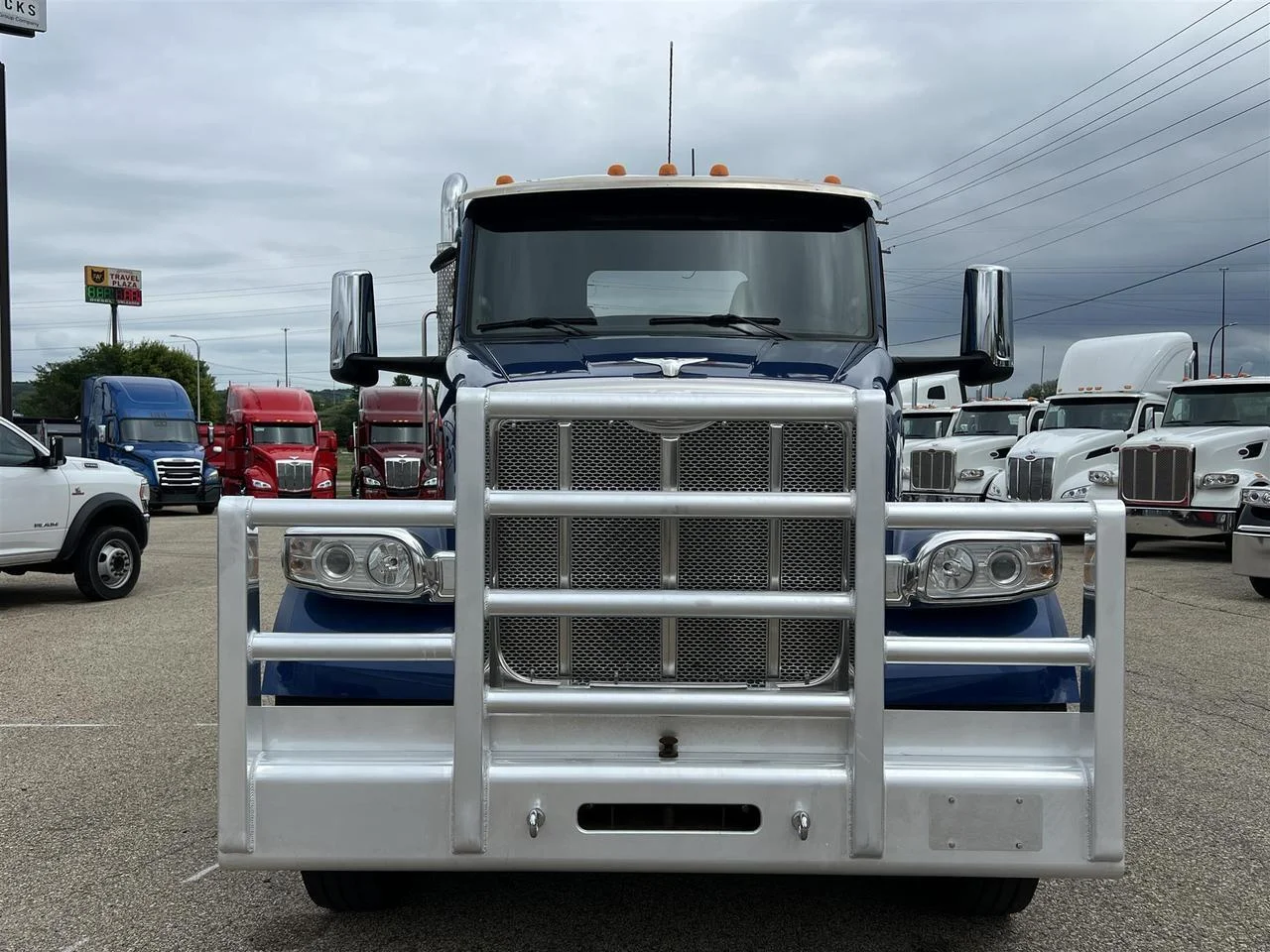 2023 Peterbilt 567 in South St. Paul, MN — photo 2