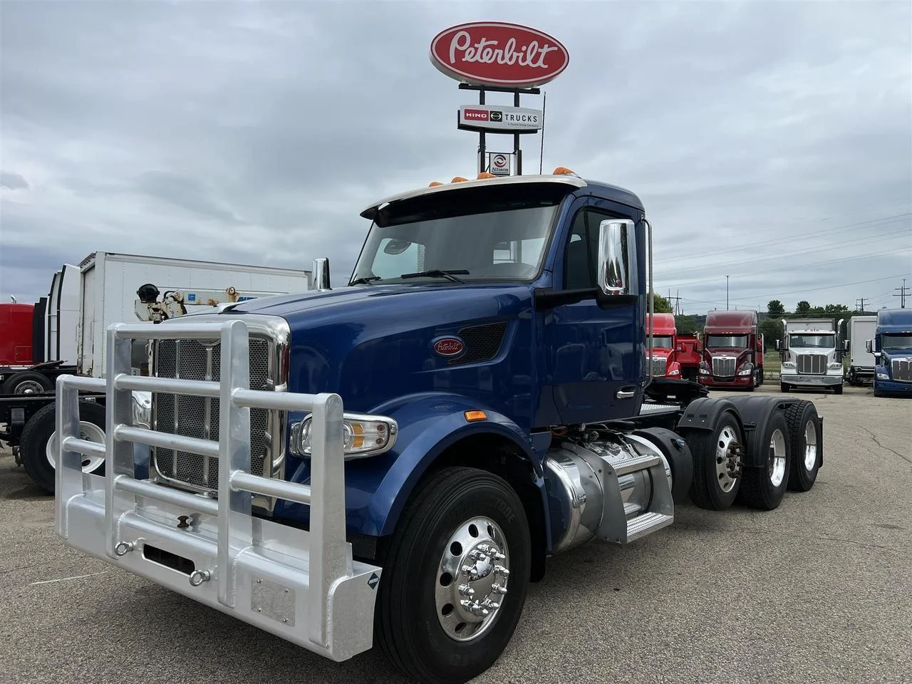 2023 Peterbilt 567 in South St. Paul, MN — photo 12