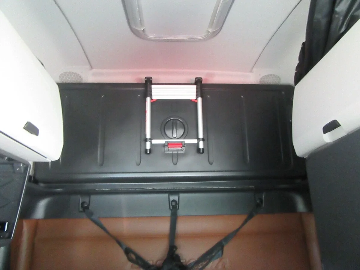 2021 Freightliner Cascadia — photo 26