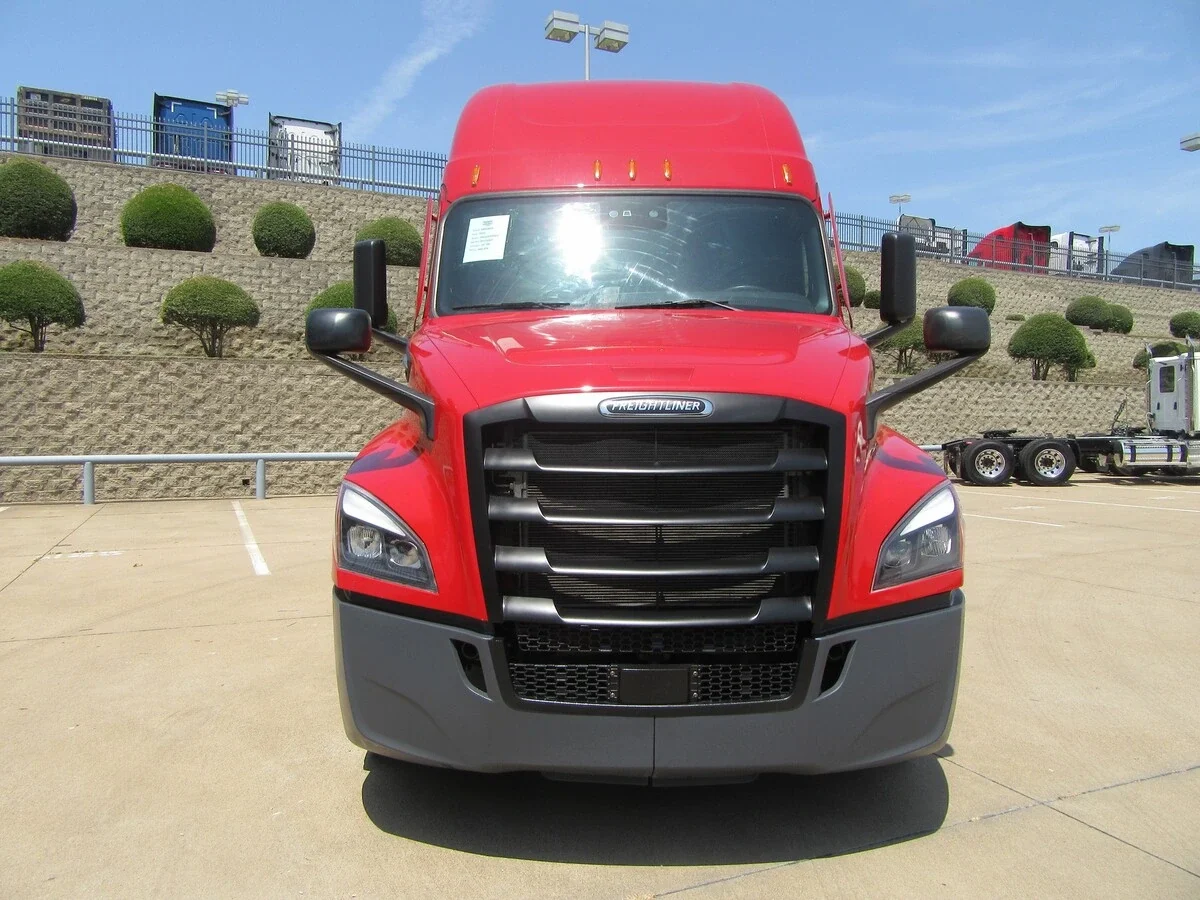 2021 Freightliner Cascadia — photo 7