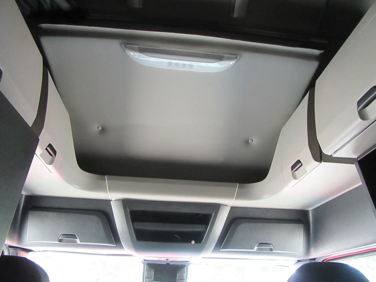 2021 Freightliner Cascadia — photo 22