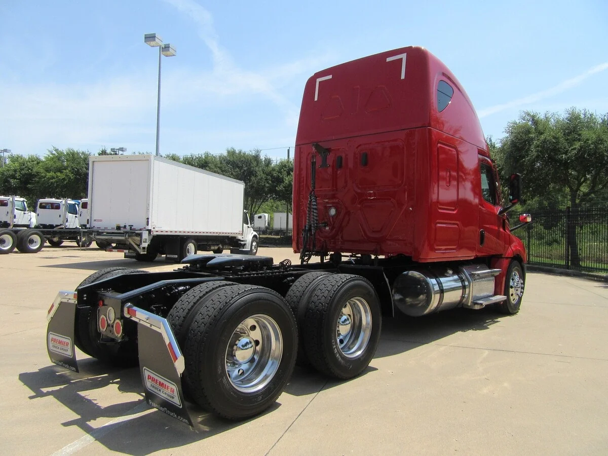 2021 Freightliner Cascadia — photo 4