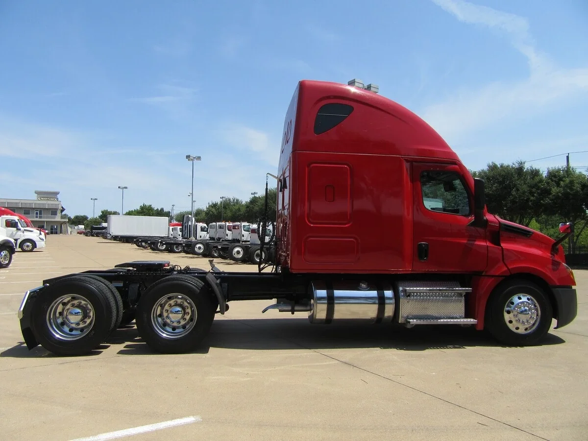 2021 Freightliner Cascadia — photo 5