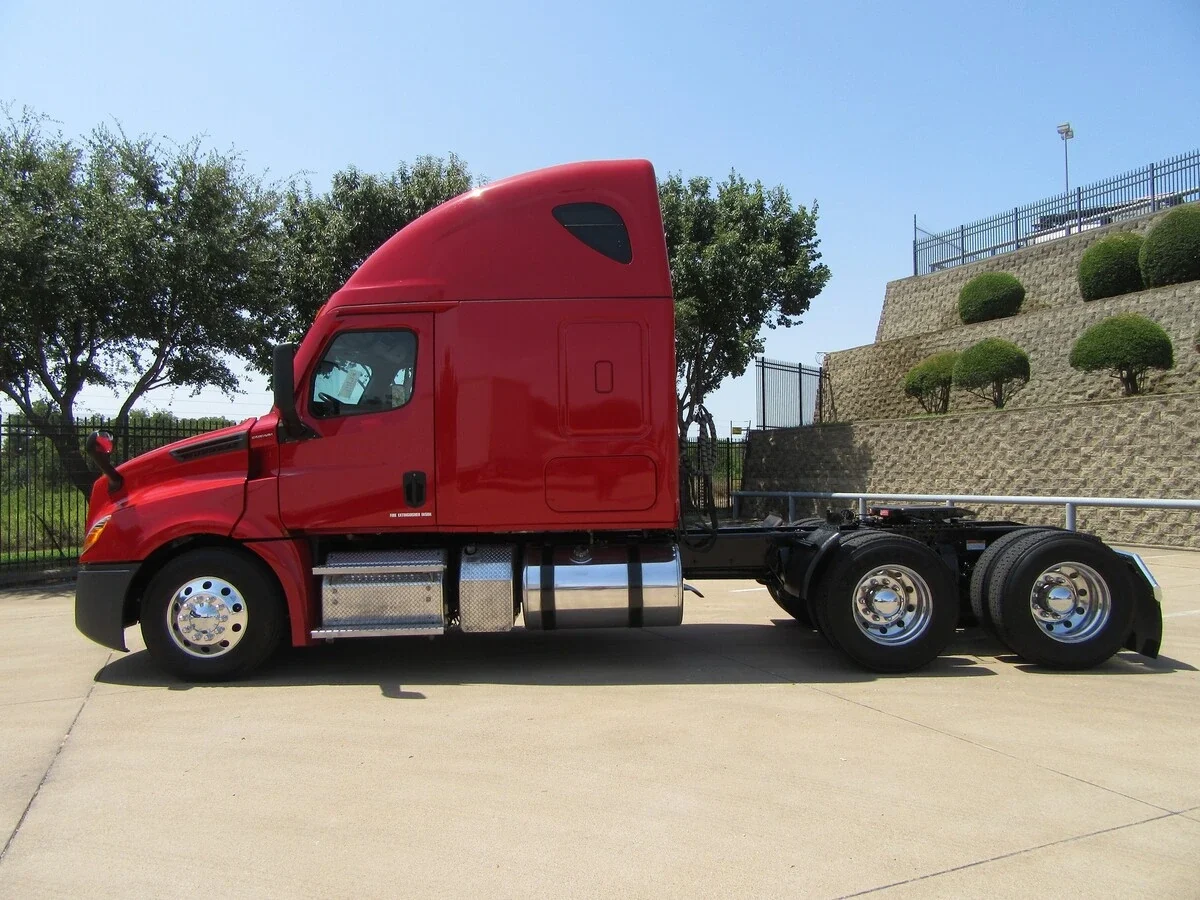 2021 Freightliner Cascadia — photo 6