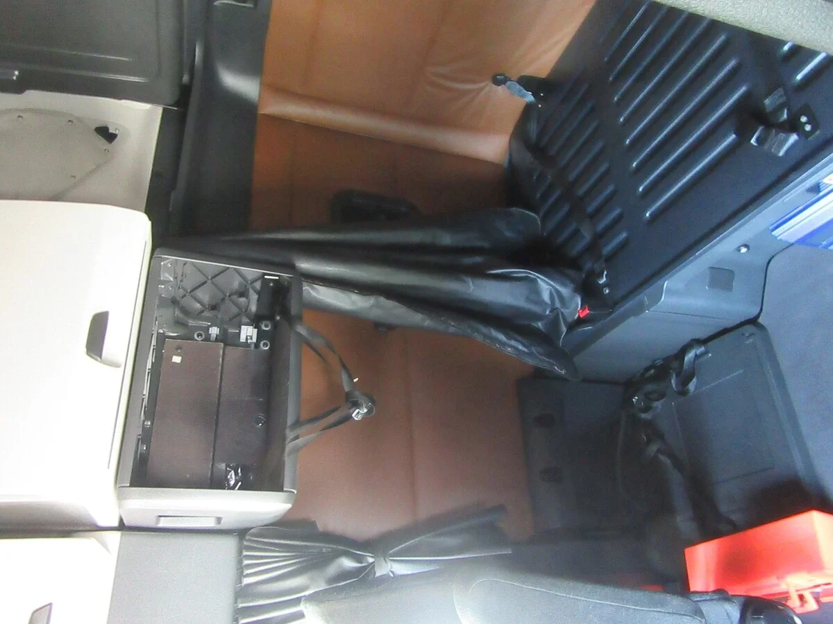 2021 Freightliner Cascadia — photo 24