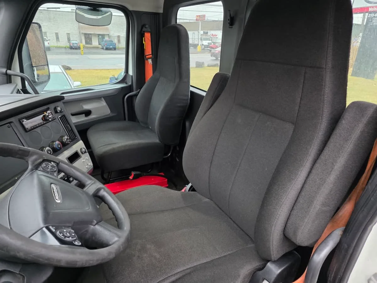 2018 Freightliner Cascadia in Memphis, TN — photo 7