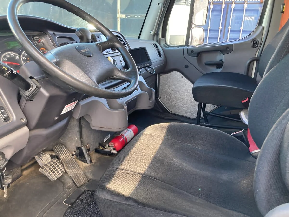 2019 Freightliner M2 106 in Springfield, MA — photo 12