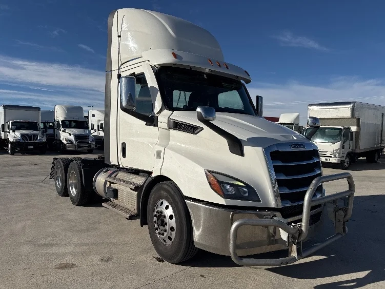 2021 Freightliner Cascadia in Aurora, CO