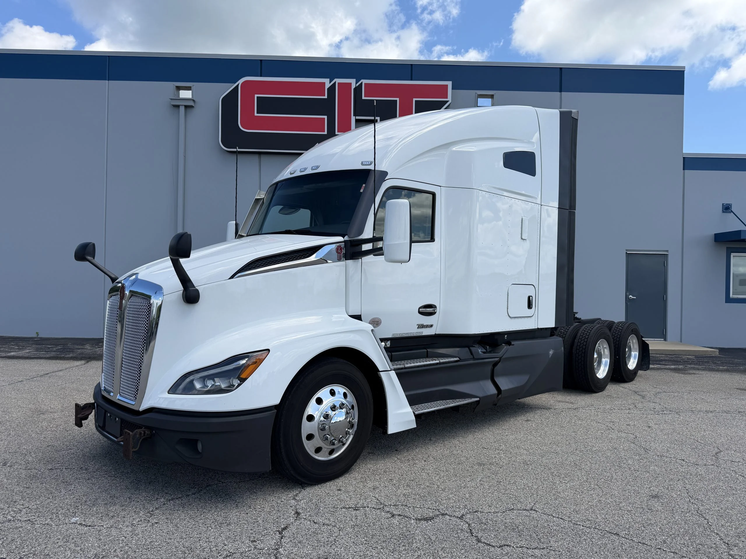 2023 Kenworth T680