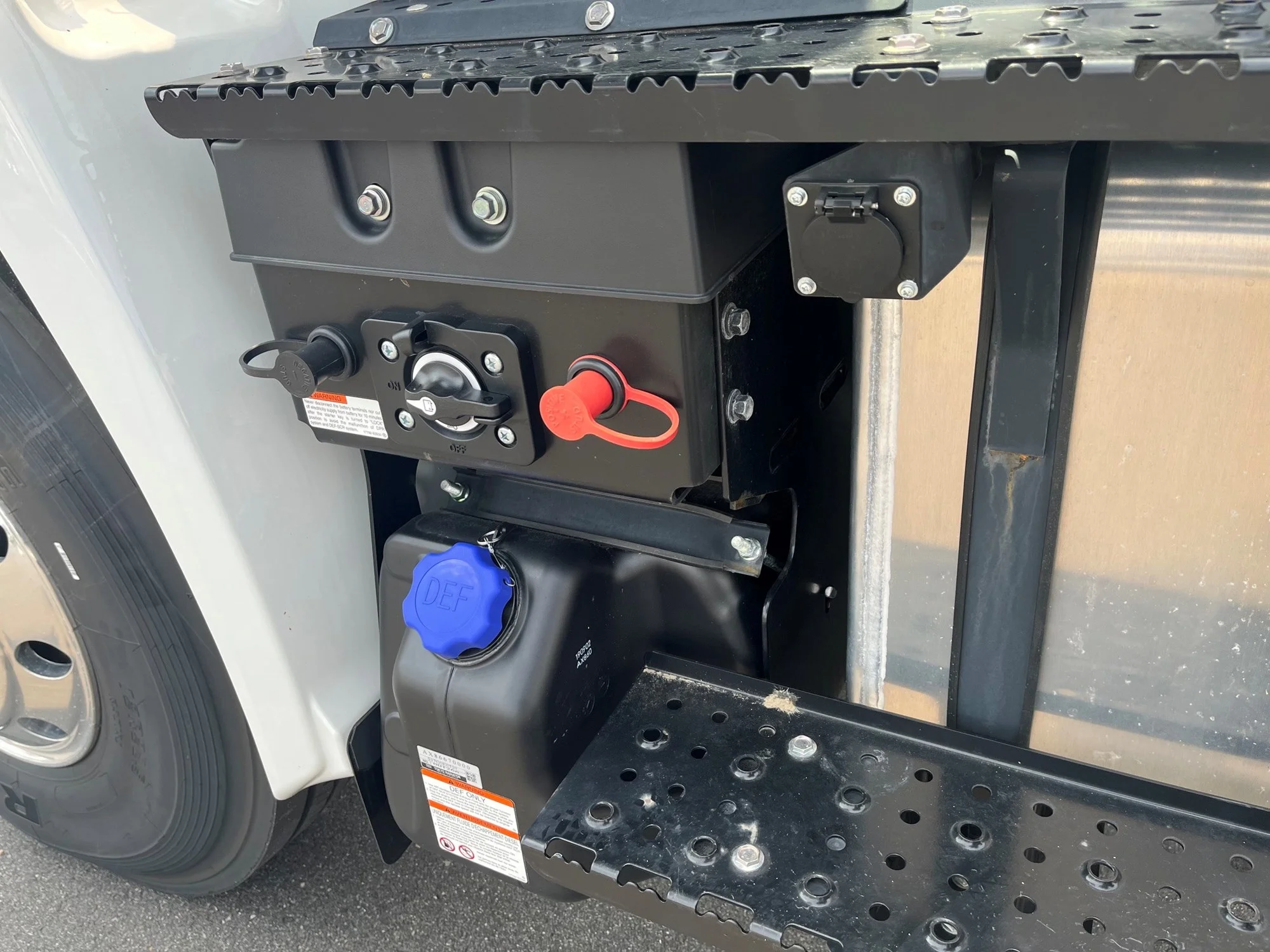 2026 Hino XL8 in Trenton, NJ — photo 4