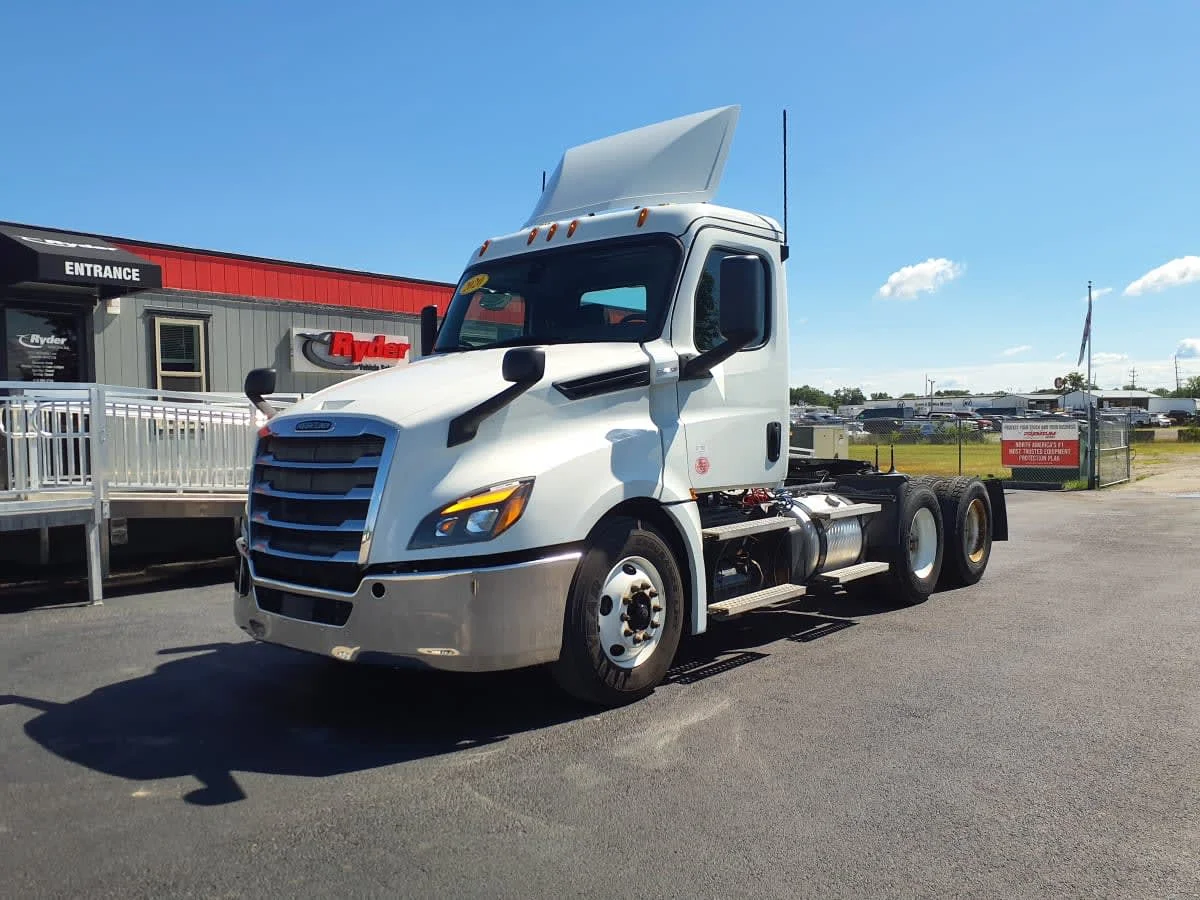 2020 Freightliner Cascadia in Clarksville, IN