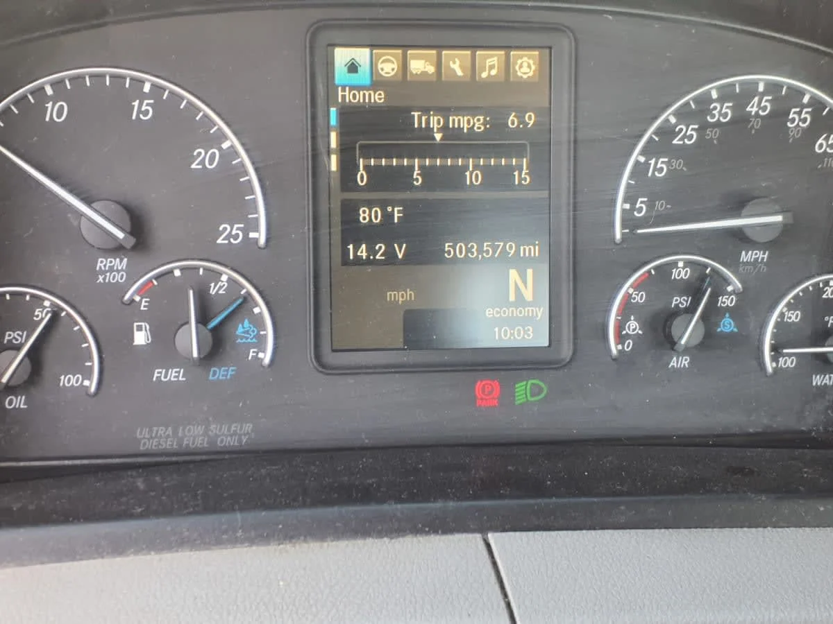 2020 Freightliner Cascadia in Clarksville, IN — photo 13