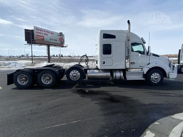 2019 Kenworth T880 - image 4
