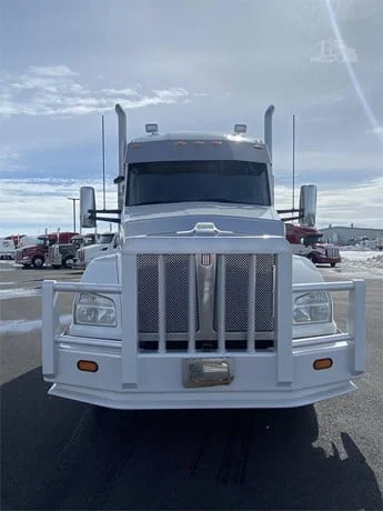 2019 Kenworth T880 - image 2