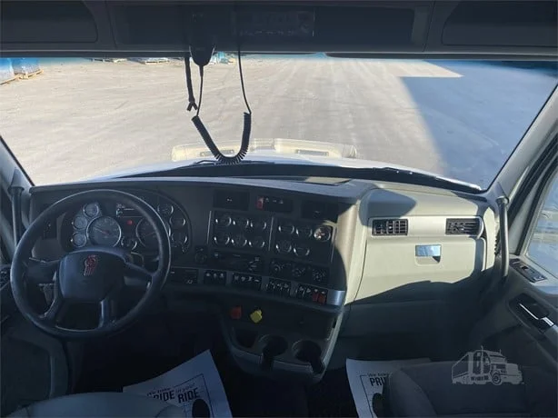 2019 Kenworth T880 - image 15