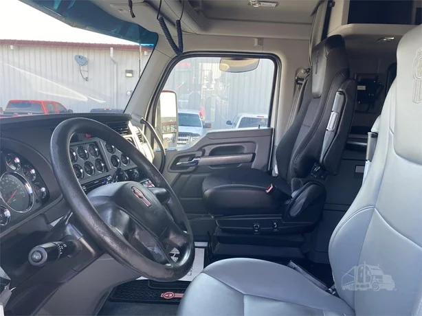 2019 Kenworth T880 - image 10