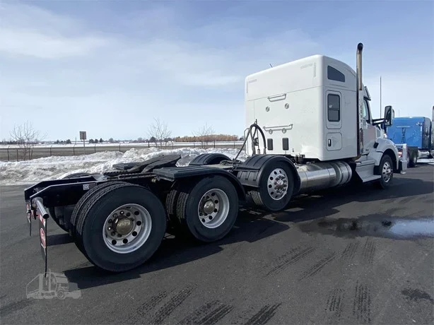 2019 Kenworth T880 - image 5