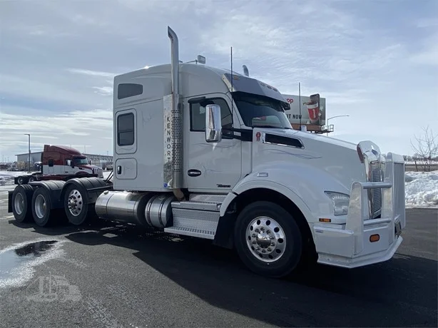 2019 Kenworth T880 - image 3